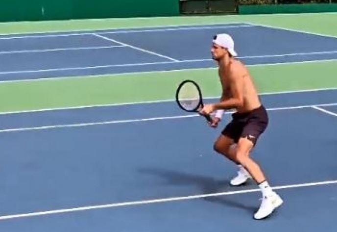 Григор Димитров поднови тренировките на корта Най добрият ни тенисист в