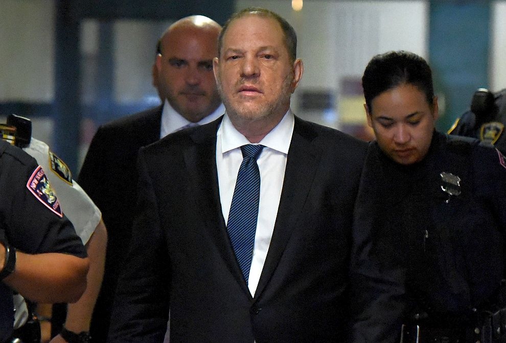 Бившият холивудски филмов магнат Харви Уайнстийн продължи да пледира невинен