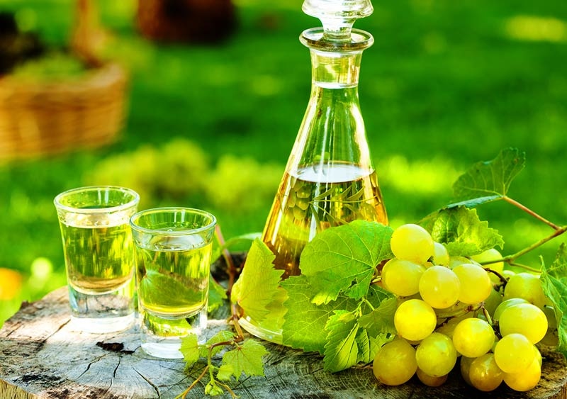 COVID пандемията удари и домашната ракия Приходите от акциз върху