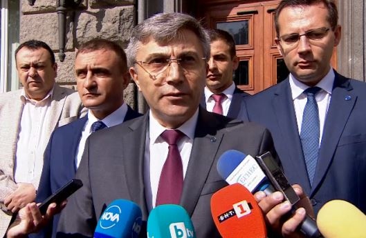 ДПС се регистрира в Централната избирателна комисия за предстоящия двоен