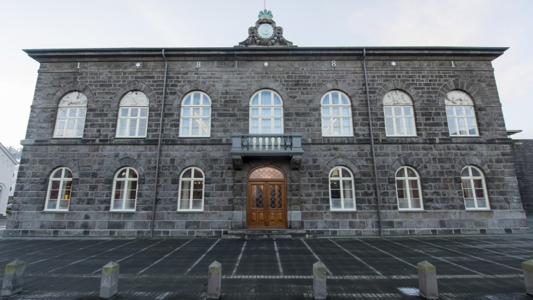 Жените ще бъдат мнозинство в новия парламент на Исландия показват