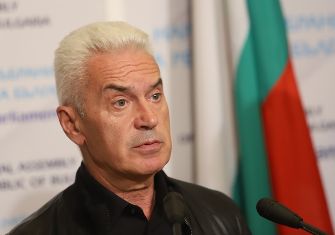 ПП Атака се регистрираха в ЦИК за предстоящите президентски избори