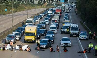 Сега британците поне са обединени в едно противници и поддръжници
