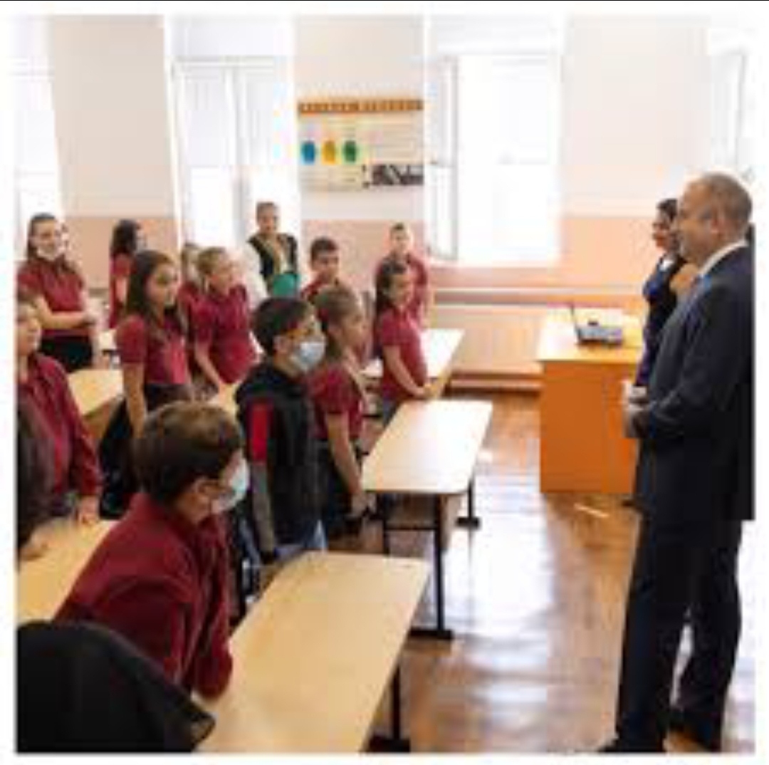 От векове българският учител е стожер на националната ни просвета