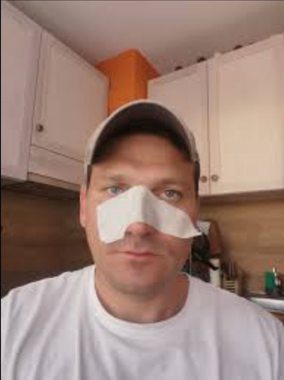 Водещият с уникално чувство за хумор Митко Павлов си оперира