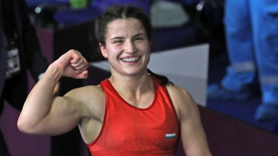 Биляна Дудова на крачка от финал на световното по борба в Осло