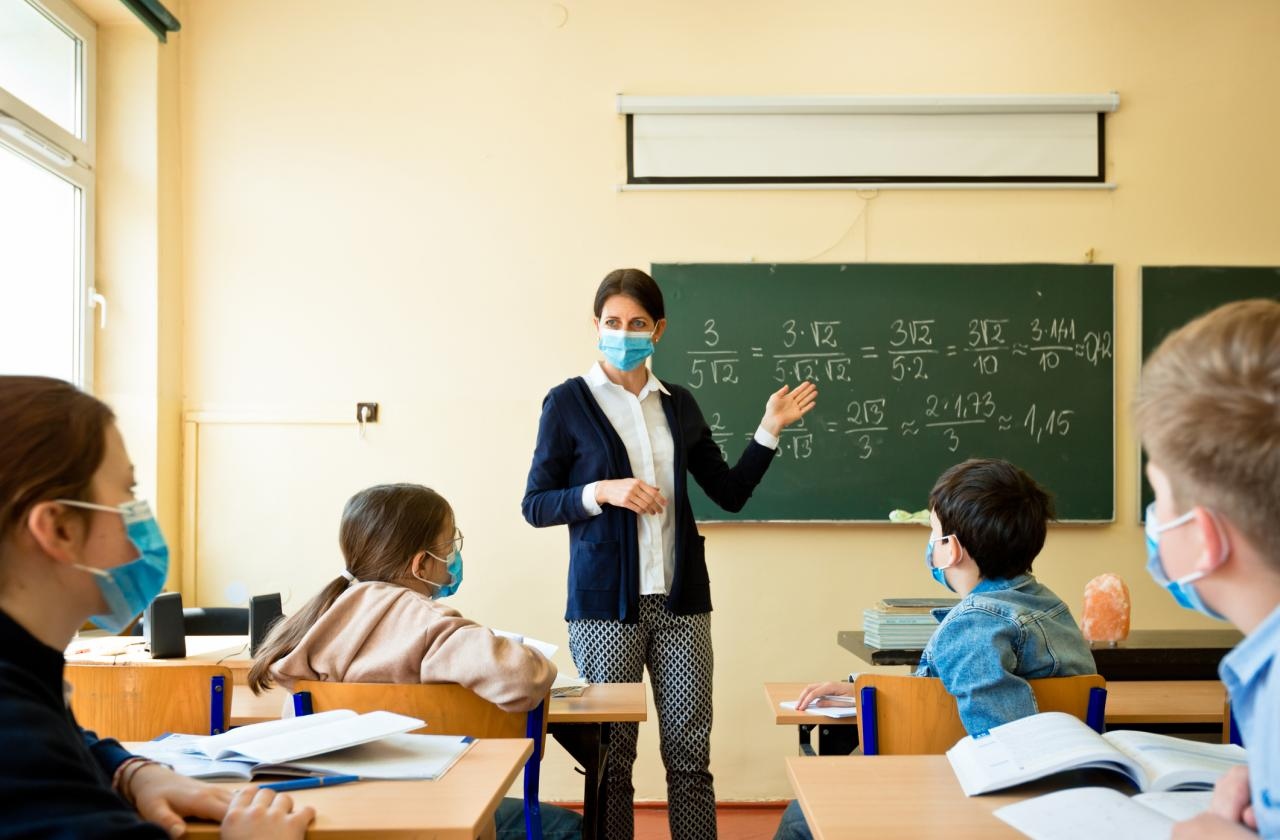 Ще бъде издадена заповед по препоръките на МОН за задължително носене на