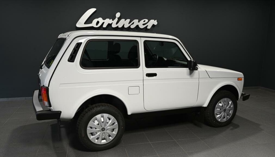 Германското тунинг студио Lorinser се зае с Lada Niva
