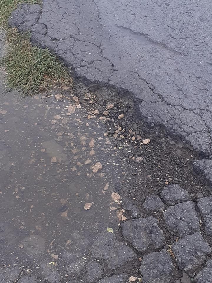 Гражданският активист показа скандални снимки от пътен ремонт извършен от