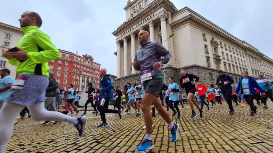 Туркиня и кениец грабнаха победите в маратона на София