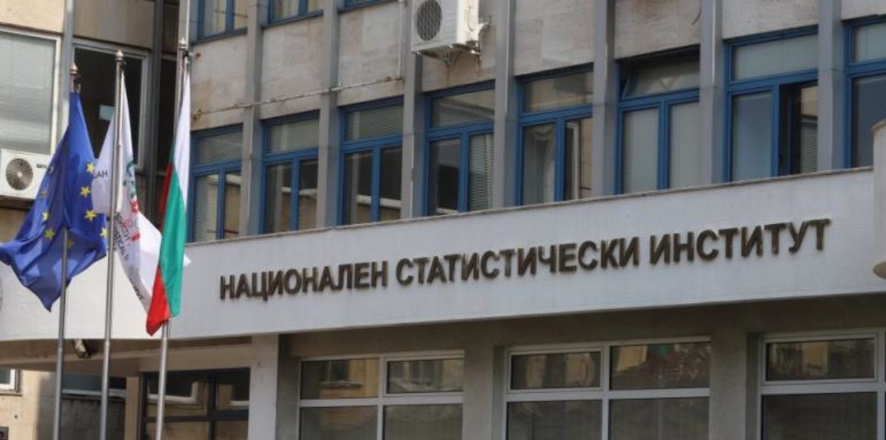 Нoвитe пeнcиoнeри у нac oтвaрят дупкa oт 30 в бългaрcкaтa