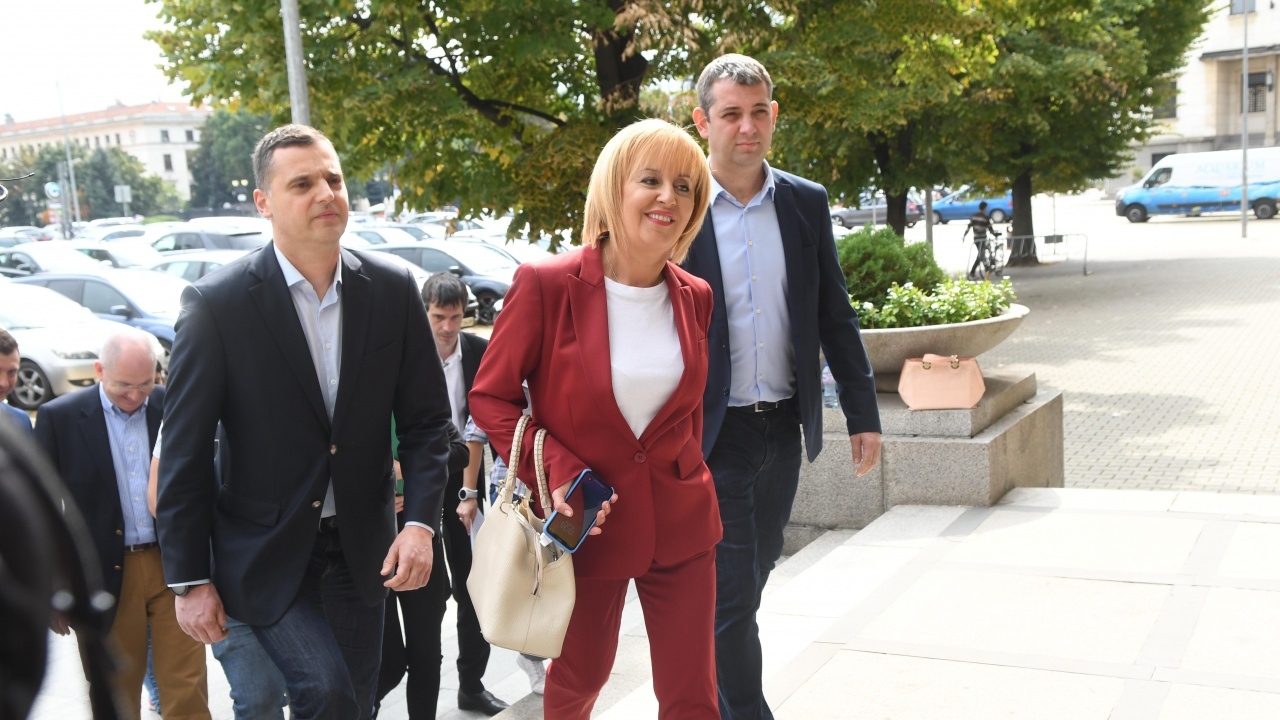 Филмът с чекмеджетата вече приключи Мутрите са добре разположени по