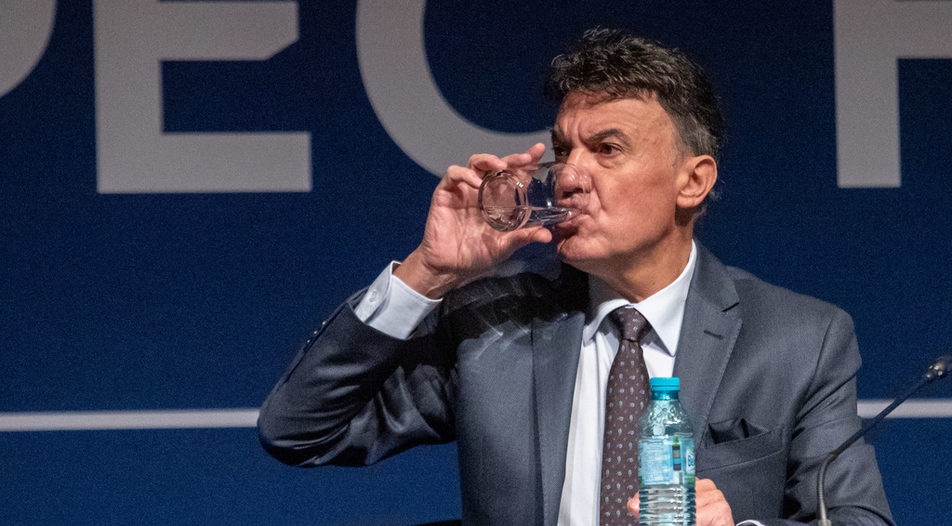 Президентът на Българския футболен съюз Борислав Михайлов днес изпрати официално