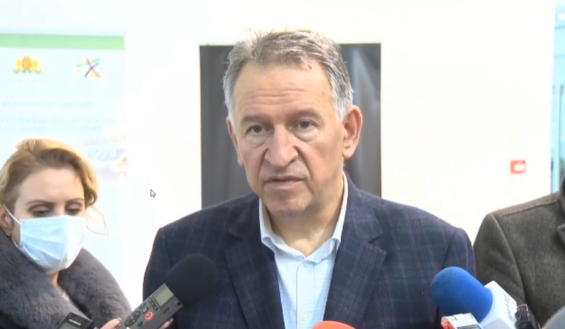 Министър на здравеопазването Стойчо Кацаров каза пред журналисти че се