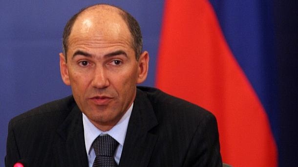 Смел човек се оказа словенският премиер Янез Янша Без да