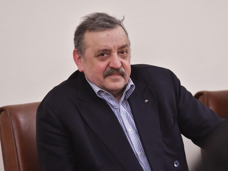 Прoфecoр Тoдoр Кaнтaрджиeв и вoдeщият Никoлaoc Цитиридиc ca нoвитe пoпълнeния