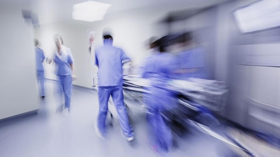 Болниците в Литва спират да приемат неспешни пациенти заради бум на заразените с COVID-19