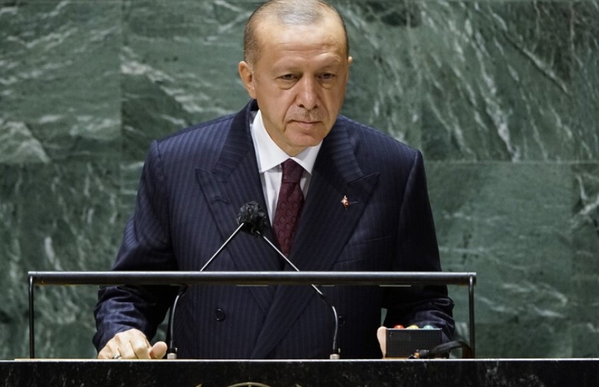 Заплатата на турския президент Реджеп Тайип Ердоган през 2022 г се