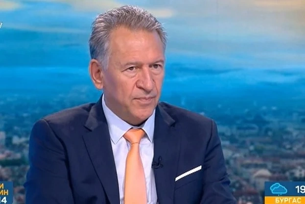 Министър Кацаров: Зелените сертификати ще паднат, когато страната ни влезе в зелената зона