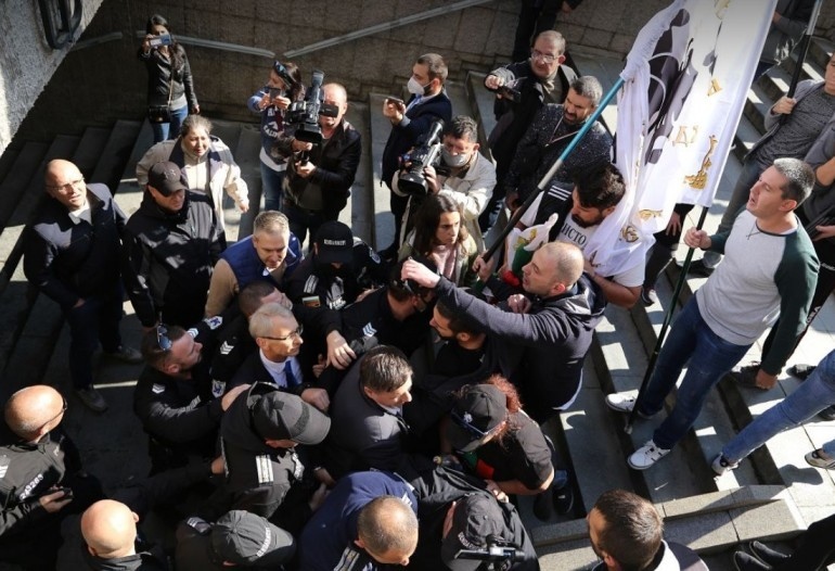 За втори побой над министър от служебния кабинет на Румен