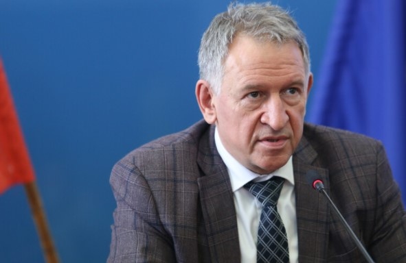 Няколко часа след влизането в сила на зеления сертификат за