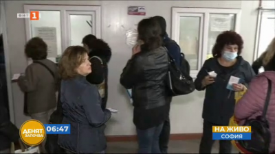 Медици на опашка пред Пирогов заради изискването за зелен сертификат