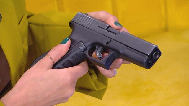 Трагедията с убитата по време на снимки операторка Халина Хътчинс