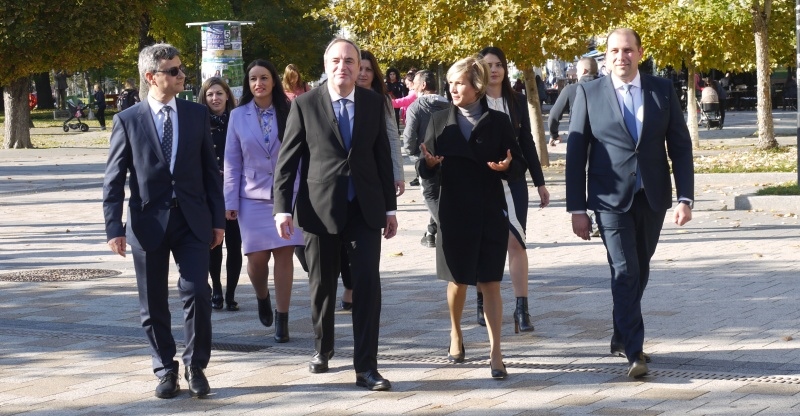 Сегашният държавен глава Румен Радев и назначеният от него служебен