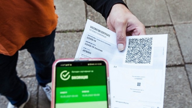 Над 30 от българите вече имат зелен сертификат за COVID 19