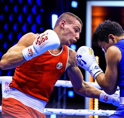 Кристиян Николов се класира с лекота за осминафиналите в полутежка