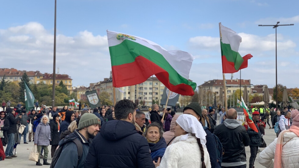 Протест срещу зелените сертификати се провежда в центъра на София