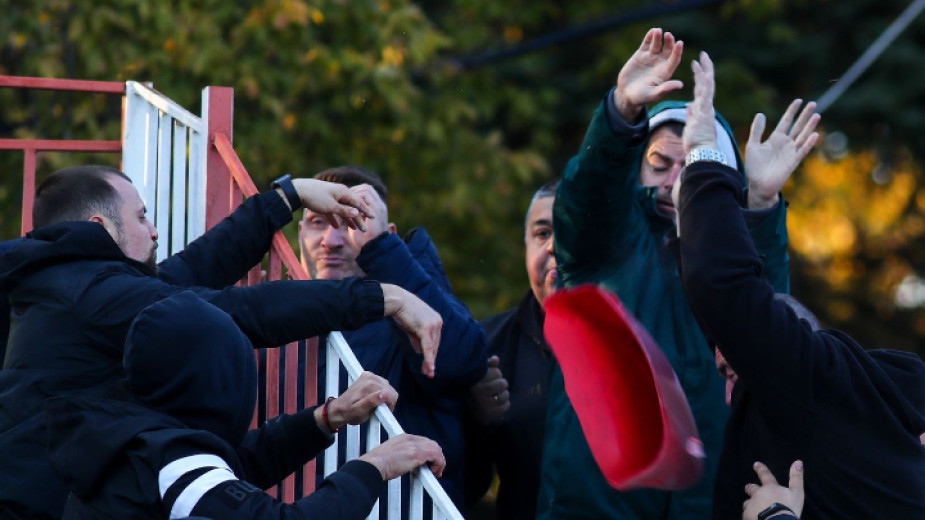 Привържениците на ЦСКА София и Локомотив Пловдив си спретнаха