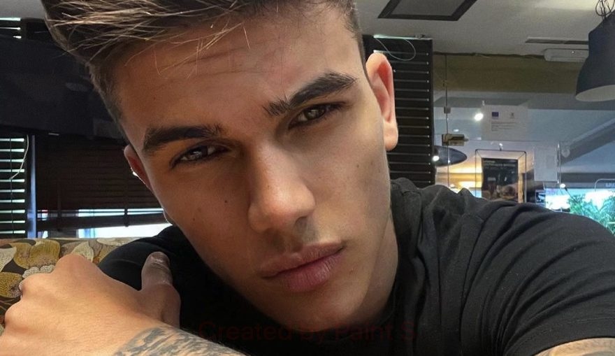 Родителите на Денис Теофиков публикуваха неиздавана негова песен Парчето Сърцето