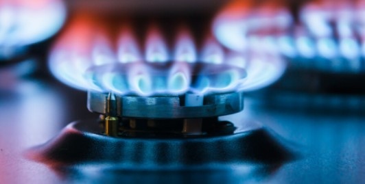 Цената на природния газ за ноември ще бъде по-ниска от