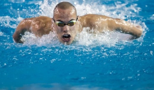 Българският плувец Антъни Иванов си осигури място в полуфинала на