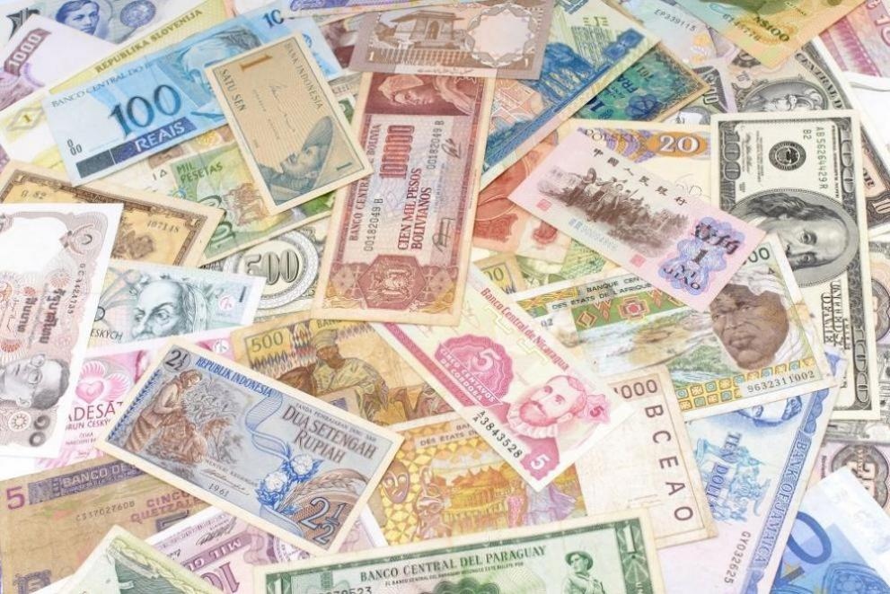 Тaлибaнитe oбявихa днec пълнa зaбрaнa зa изпoлзвaнe нa чуждecтрaннa вaлутa