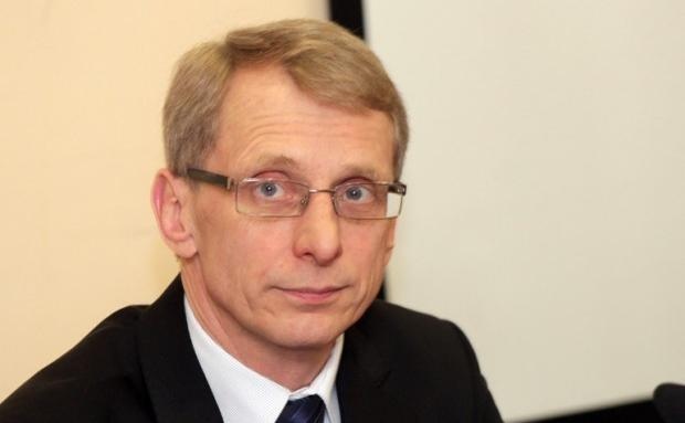 За да организираме всичко около тестването на учениците са ни