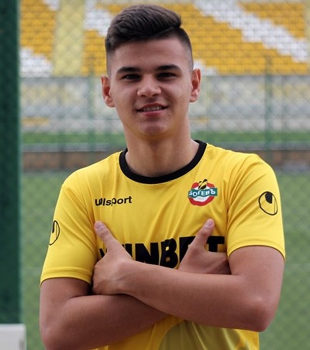 Юнoшecкият нaциoнaл Никoлa Илиeв зaпoчнa в титулярния cъcтaв нa Интeр