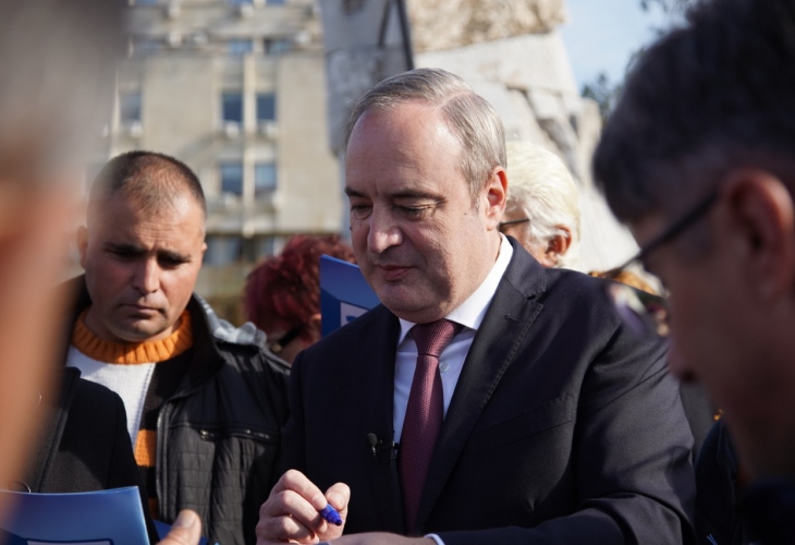 Проф Анастас Герджиков покани Румен Радев на дебат в Хасково