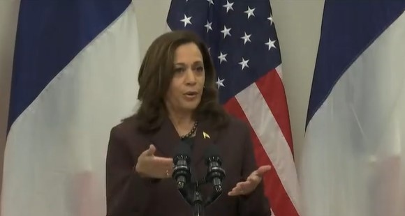 Вицепрезидентката на САЩ Камала Харис отиде на пазар в магазин