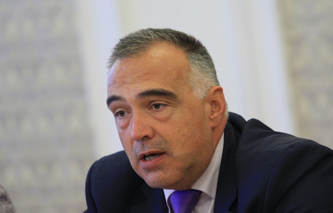 Говорителят на служебния кабинет Антон Кутев призова БСП да поиска