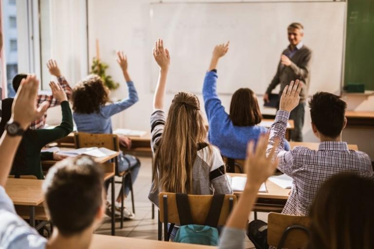 Ученици от 1 до 4 клас в 8 училища в