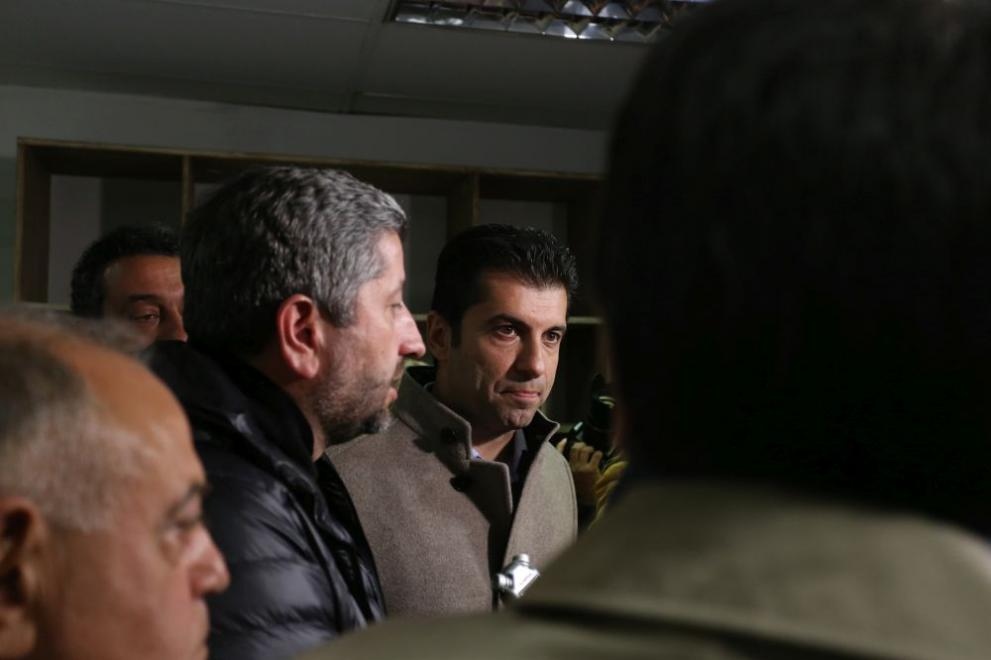 Кирил Петков и Асен Василев започнаха първия кръг от срещи