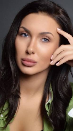 Силвия Маринова дъщерята на бившия вътрешен министър Младен Маринов беше