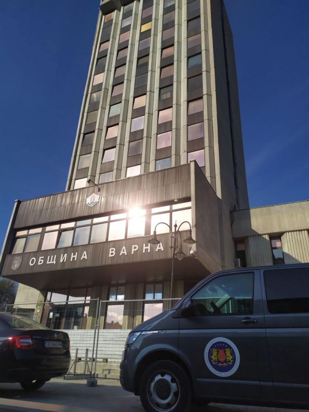 Антикорупционната комисия влезе в община Варна Служители на Дирекция Противодействие