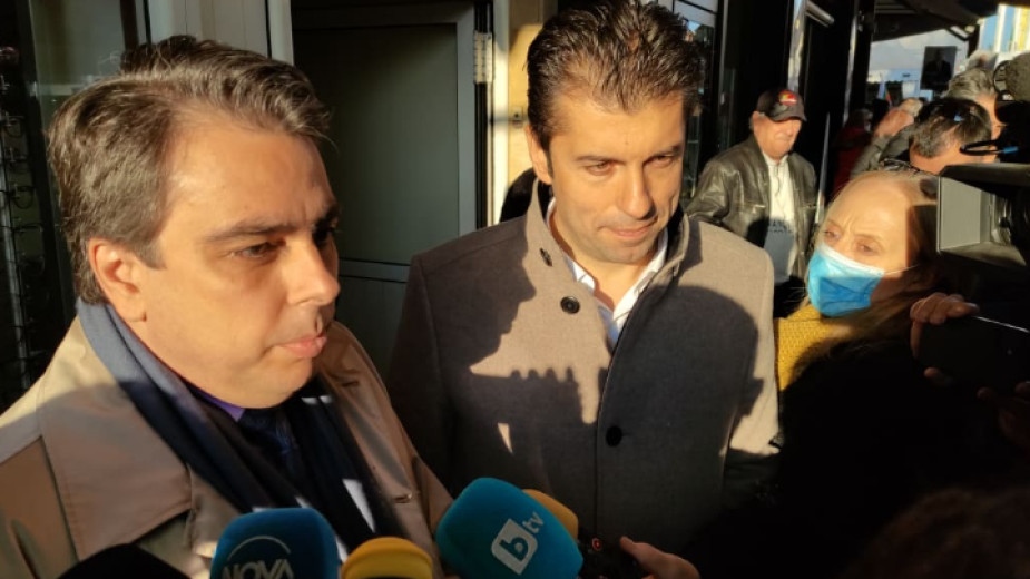 Лидерите на партия Продължаваме промяната Кирил Петков и Асен Василев