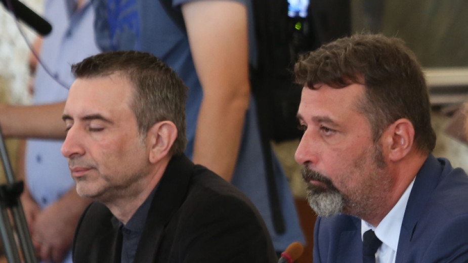 Сценаристите Филип Станев и Ивайло Вълчев от партия Има такъв