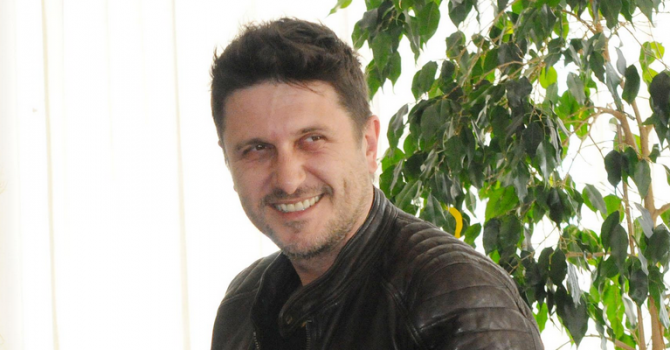 От 2 години не съм виждал пълен салон със запълнени