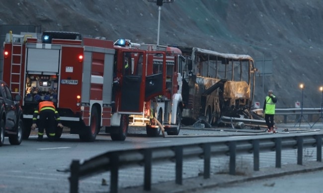 Намерено е още едно тяло в изгорелия автобус на АМ Струма