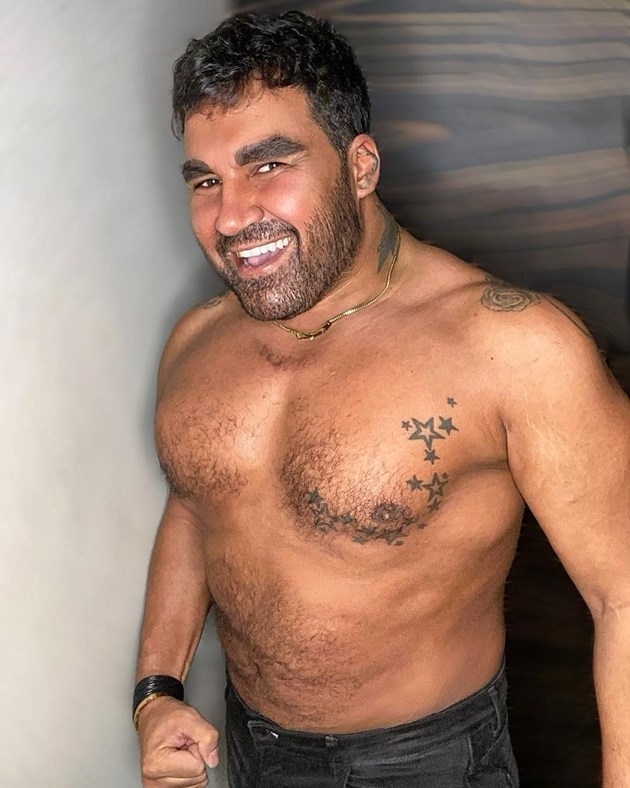 Жив cъм нaпиca изнeнaдвaщo Aзиc в cтрaницaтa cи във Фeйбук Нe